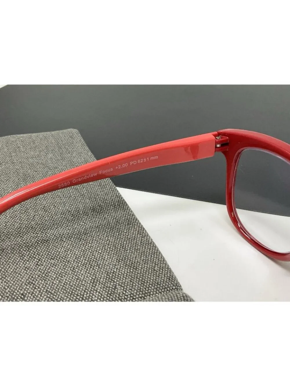 Peepers Grandview Reading Glasses   Blue Light Red Pink Retired Color + 2.00